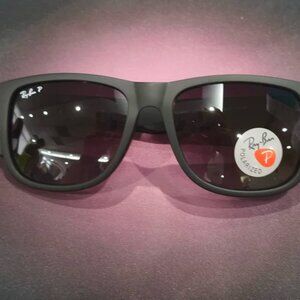 Ray-Ban RB4147 Polarized Square Sunglasses – Black Frame / Grey Lenses – Unisex